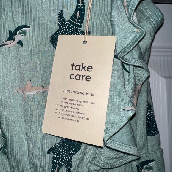 NWT Kyte Baby Bubble Romper Sage Shark Print Size 4T - Picture 4 of 6
